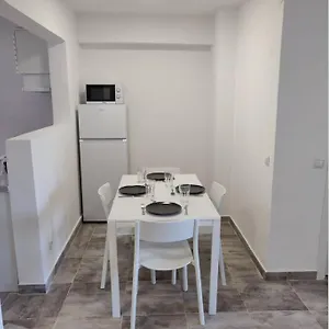 Apartamento 2 Bedroom In Center With Pool And Parking, Salou